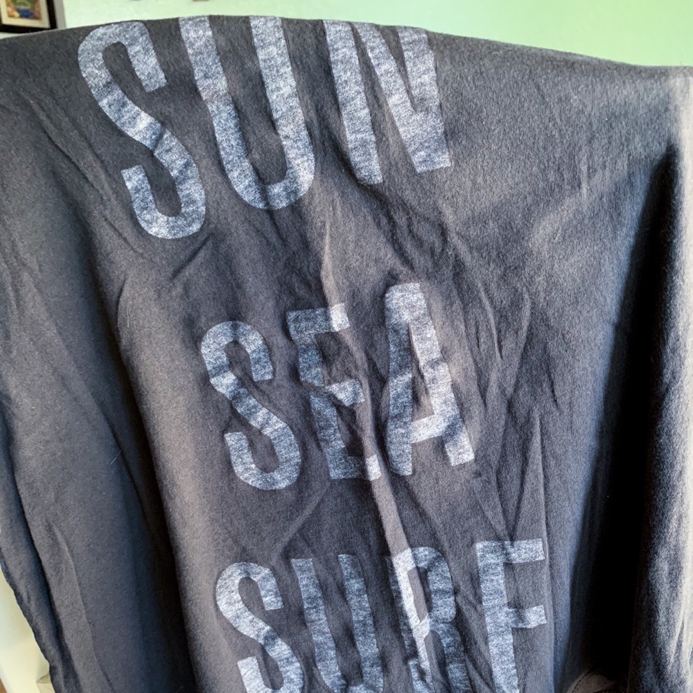 🐬 NWOT Billabong Sun, Sea, Surf Tee 🐬